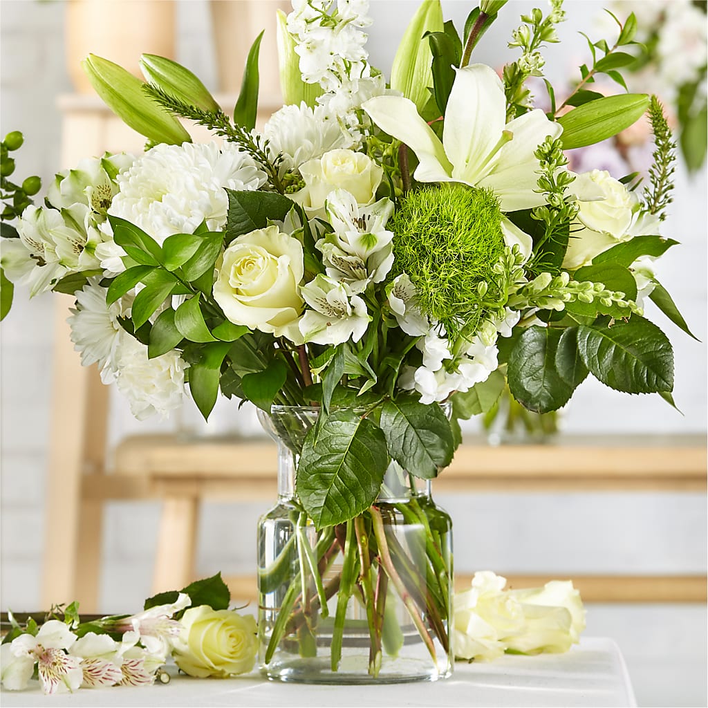 Classic Ivory – A Florist Original – ROCKY'S FLOWERS, West Terre Haute IN