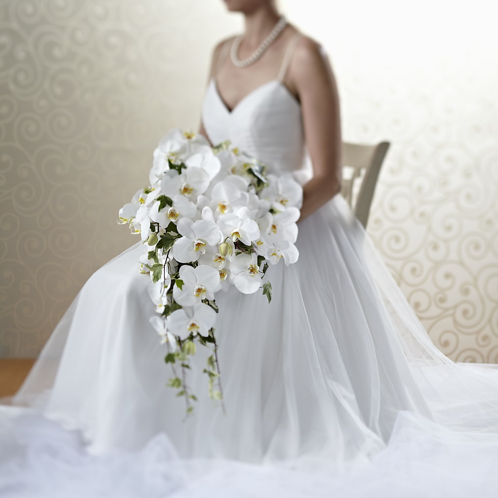 Classic White Bouquet – ROCKY'S FLOWERS, West Terre Haute IN