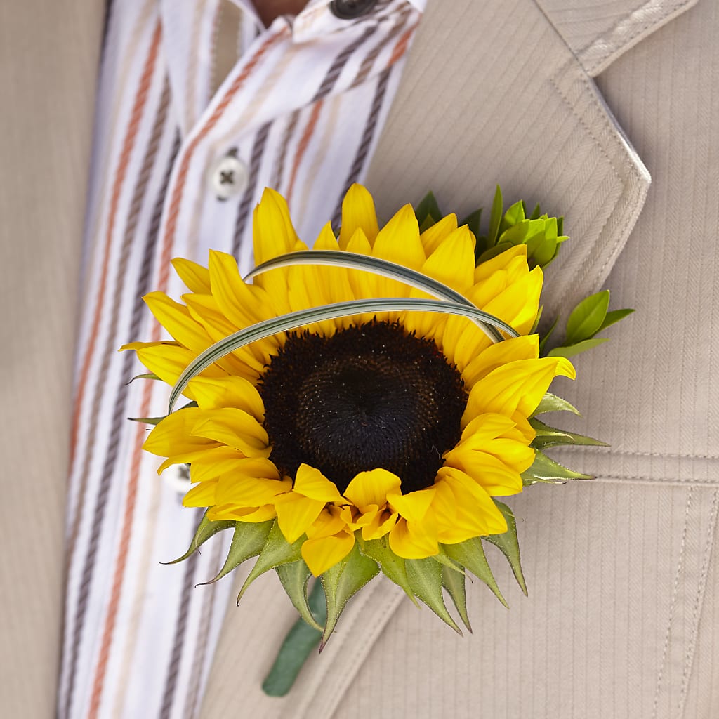 Free Spirit Boutonniere – ROCKY'S FLOWERS, West Terre Haute IN