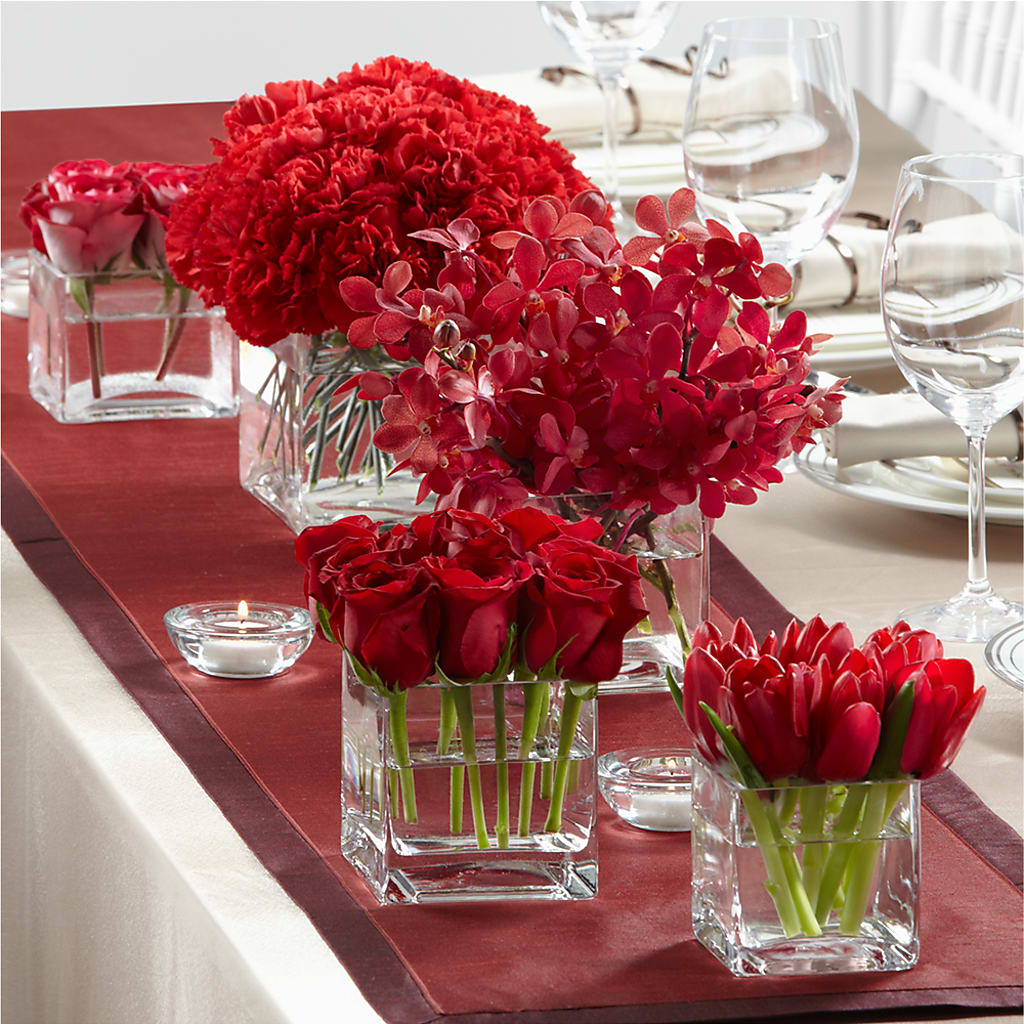 Modern Grace Centerpiece – ROCKY'S FLOWERS, West Terre Haute IN